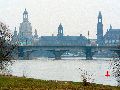 Spaziergang zwischen Pieschen-Flügelwegbrücke, längs der Elbe