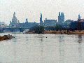 Spaziergang zwischen Pieschen-Flügelwegbrücke, längs der Elbe