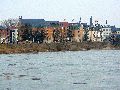 Spaziergang zwischen Pieschen-Flügelwegbrücke, längs der Elbe