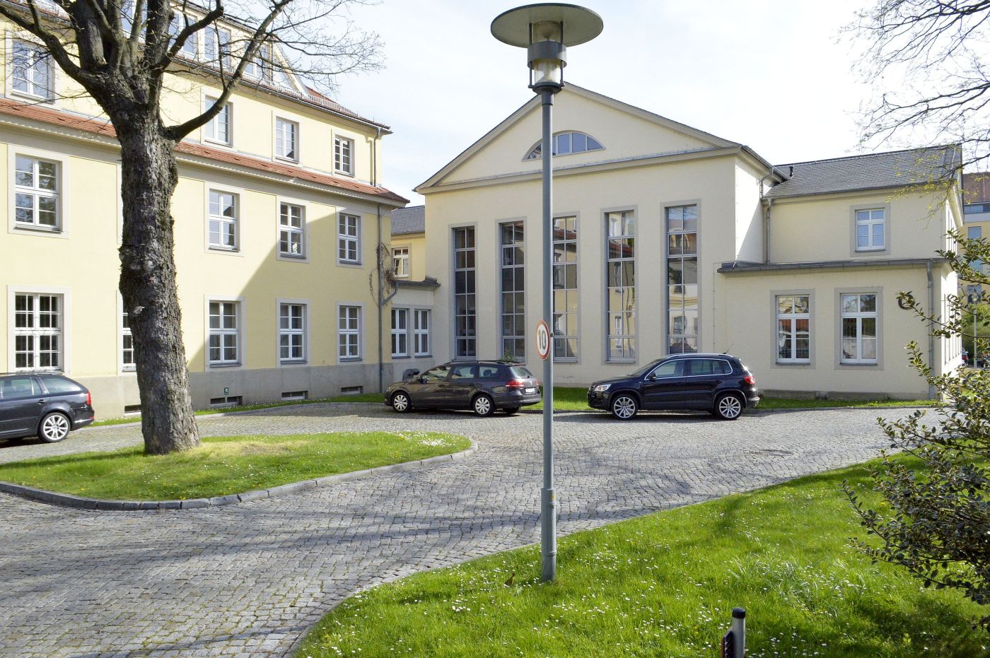 Friedrichstadt, Krankenhaus, und Anderes