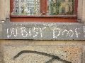 Graffitis-Schriften und Blütenfarben