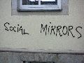 Graffitis-Schriften und Blütenfarben