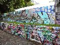 Graffitis-Schriften und Blütenfarben