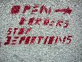 Graffitis-Schriften und Blütenfarben