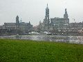Längs der Elbe von der Marienbrücke zur Albertbrücke