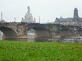 Längs der Elbe von der Marienbrücke zur Albertbrücke